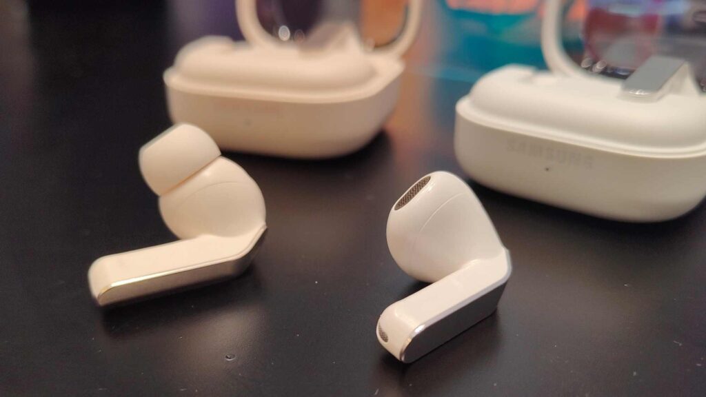 Galaxy Buds4 Open-Fit Ternyata Bisa Redam Bising, ANC yang Tak Disangka Tetap Efektif