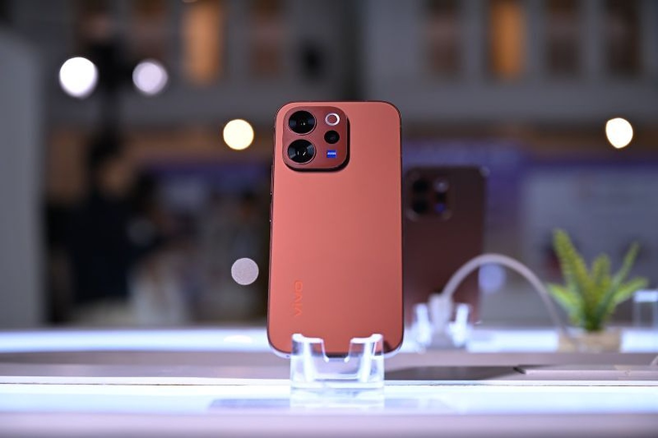 vivo V70 Naik Kelas Dengan RAM 12GB dan Memori 512GB, Harga Rp 10,99 Juta Sulit Diabaikan