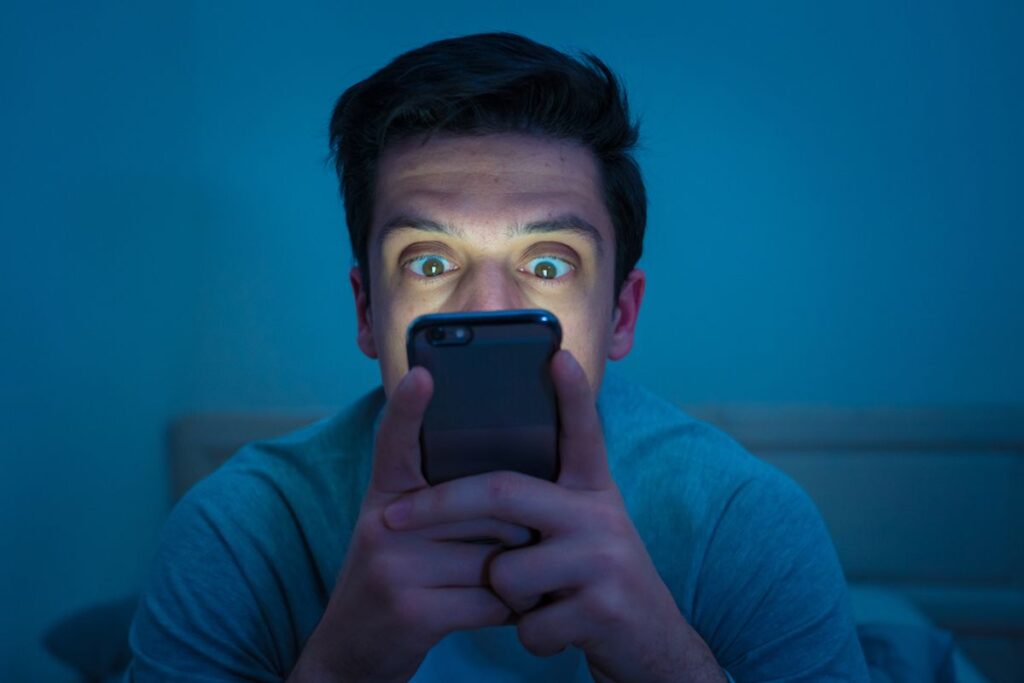Jejak 4G dan Smartphone, Diduga Mempercepat Anjloknya Angka Kelahiran Dunia