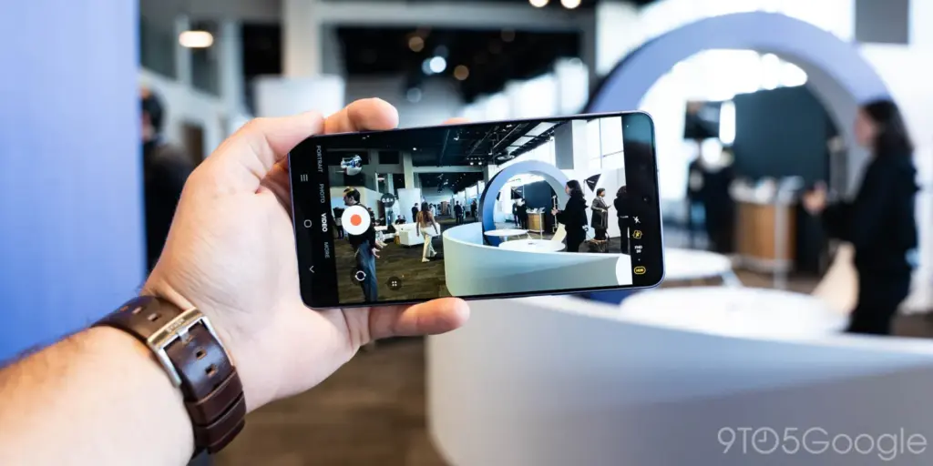 Waving Dan Jumping Saat Konser, Fancam Tetap Stabil Berkat Horizontal Lock Galaxy S26 Ultra