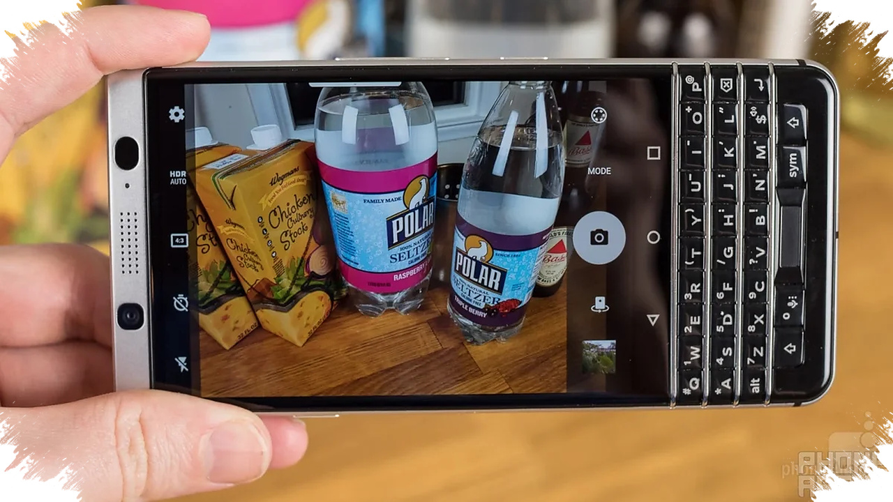 HMD Siapkan Feature Phone Bergaya BlackBerry, Ada Tombol Fisik dan Layar Sentuh